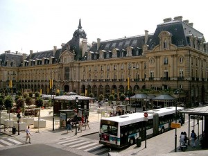 Rennes, le palais du commerce. Photo de Guytou35